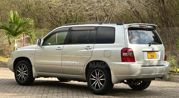 Toyota Kluger 2004 Silver
