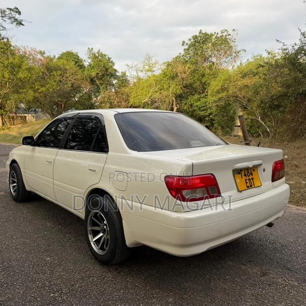 Toyota Carina 2001 White