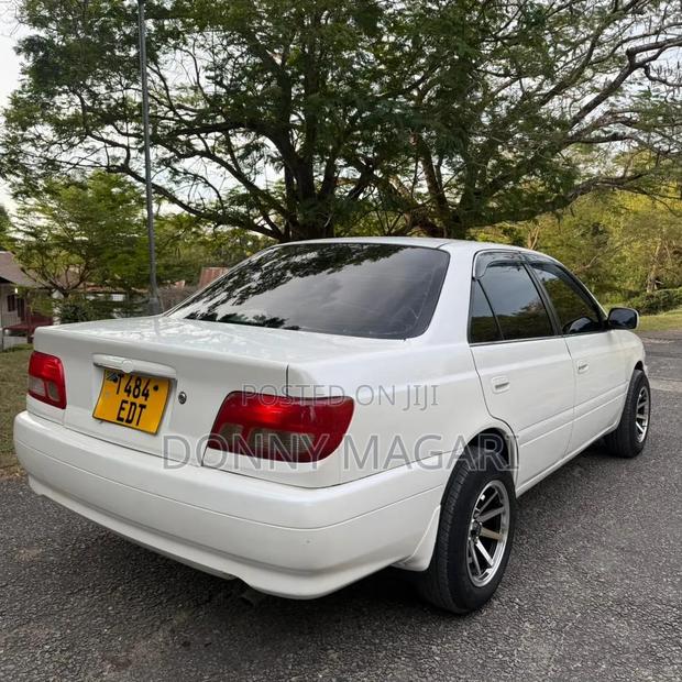 Toyota Carina 2001 White