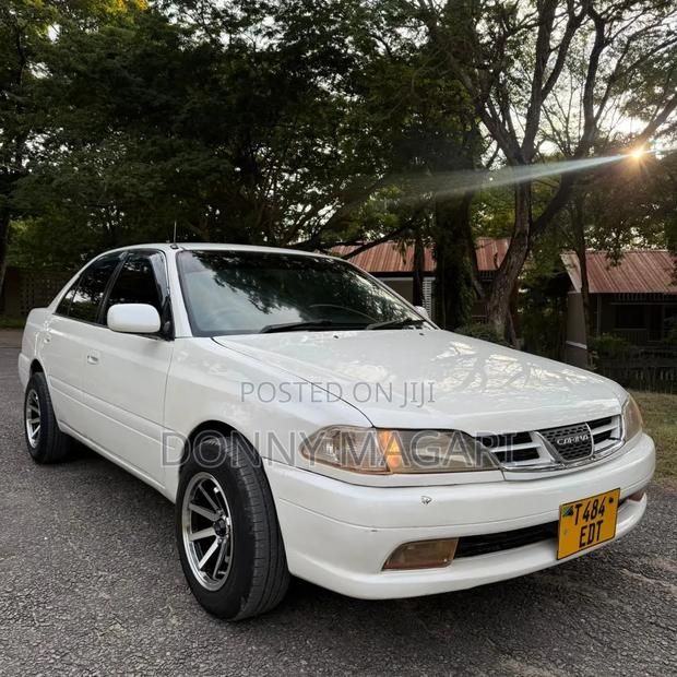 Toyota Carina 2001 White