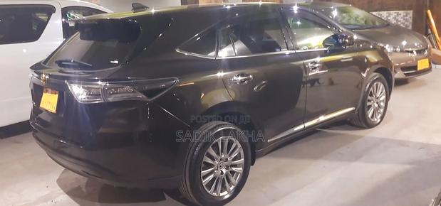 Toyota Harrier 2.0 2016 Brown