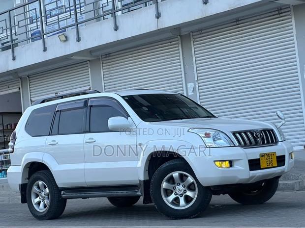 Toyota Land Cruiser Prado 2005 White