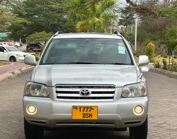 Toyota Kluger 2004 Silver