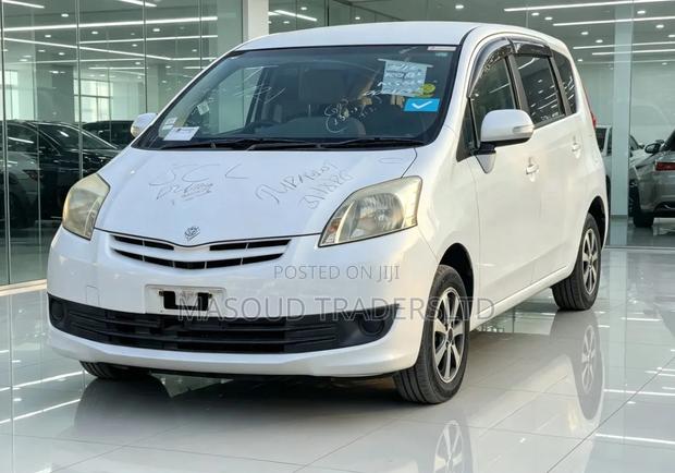 Toyota Passo Sette 2008 White