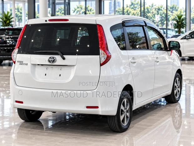 Toyota Passo Sette 2008 White