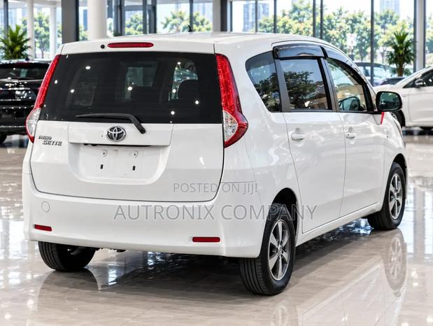 Toyota Passo Sette 2008 White