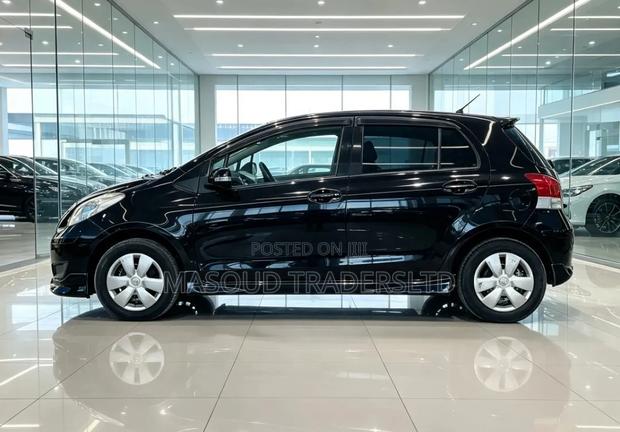 Toyota Vitz 2010 Black