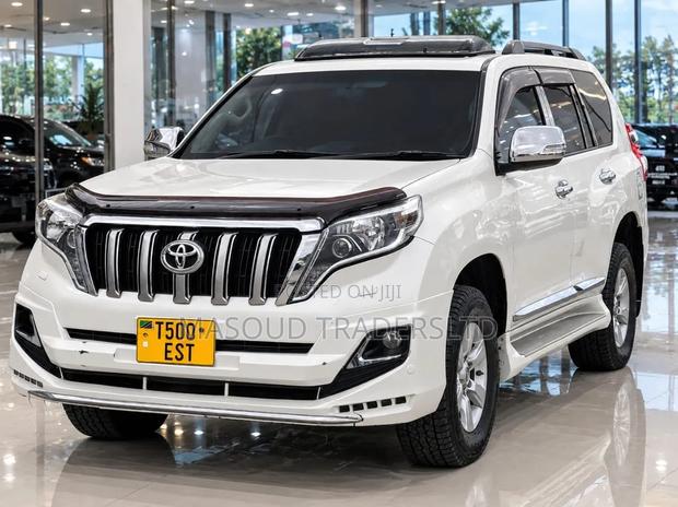 Toyota Land Cruiser Prado 2017 White