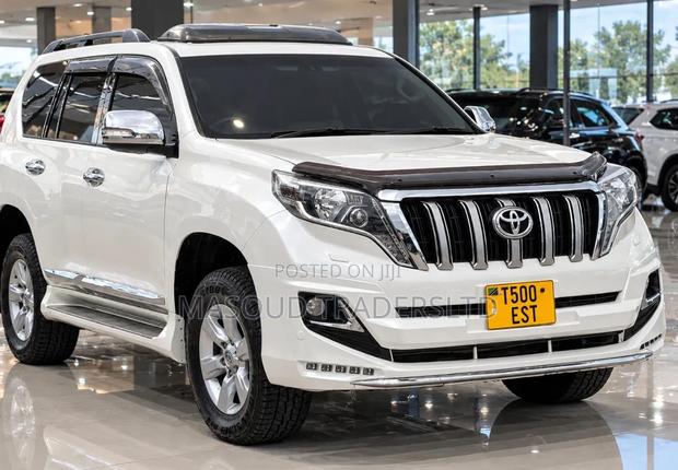 Toyota Land Cruiser Prado 2017 White