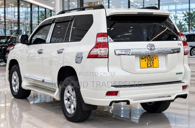 Toyota Land Cruiser Prado 2017 White