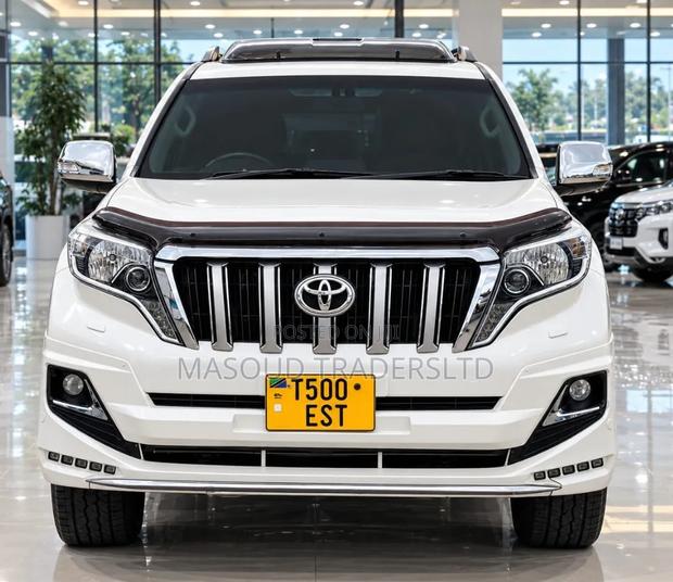 Toyota Land Cruiser Prado 2017 White