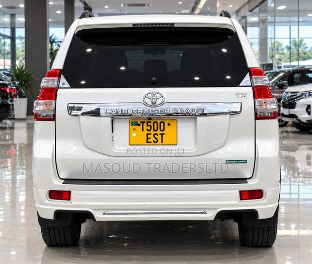 Toyota Land Cruiser Prado 2017 White