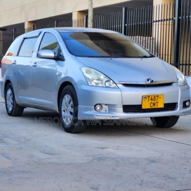 Toyota Wish 2005 Silver