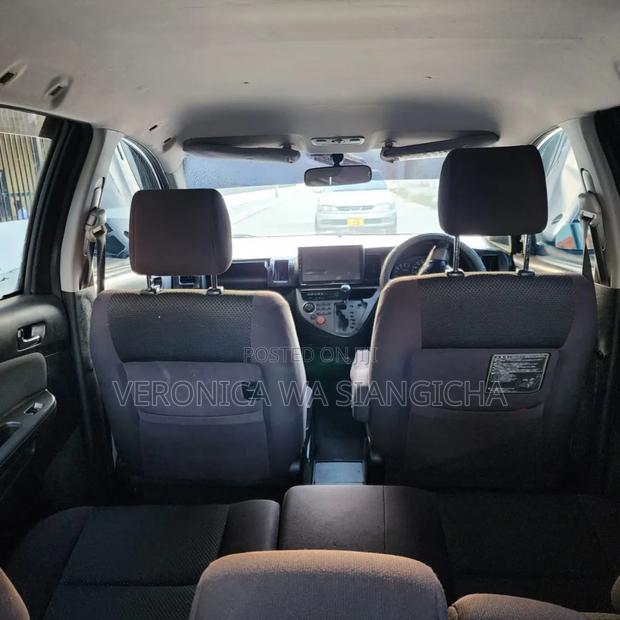 Toyota Wish 2005 Silver