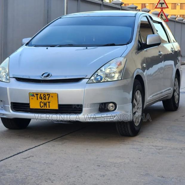 Toyota Wish 2005 Silver