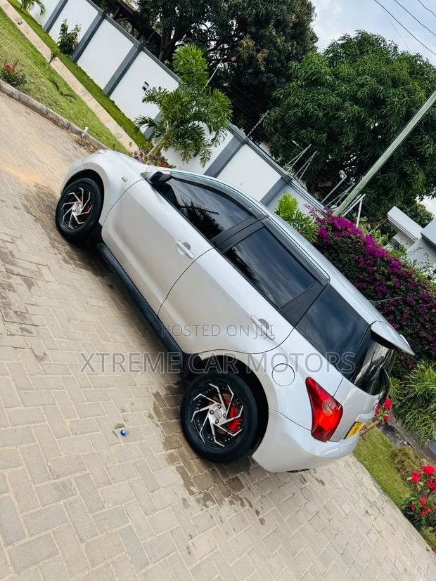 Toyota IST 2003 Silver