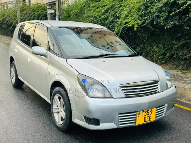 Toyota Opa 2004 Silver