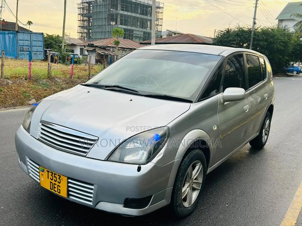 Toyota Opa 2004 Silver