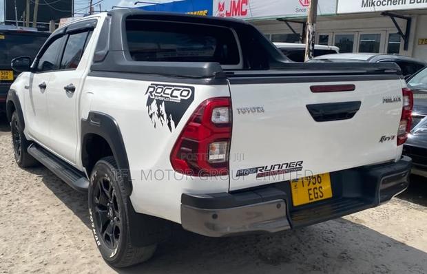 Toyota Hilux 2024 White
