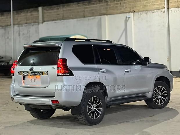 Toyota Land Cruiser Prado 2.8 2020 Silver