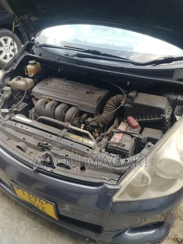 Toyota Wish 2009 Gray