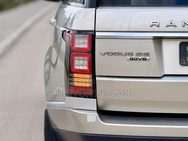 Land Rover Range Rover Vogue 2016 Gold