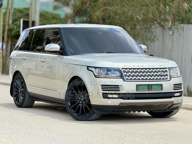 Land Rover Range Rover Vogue 2016 Gold