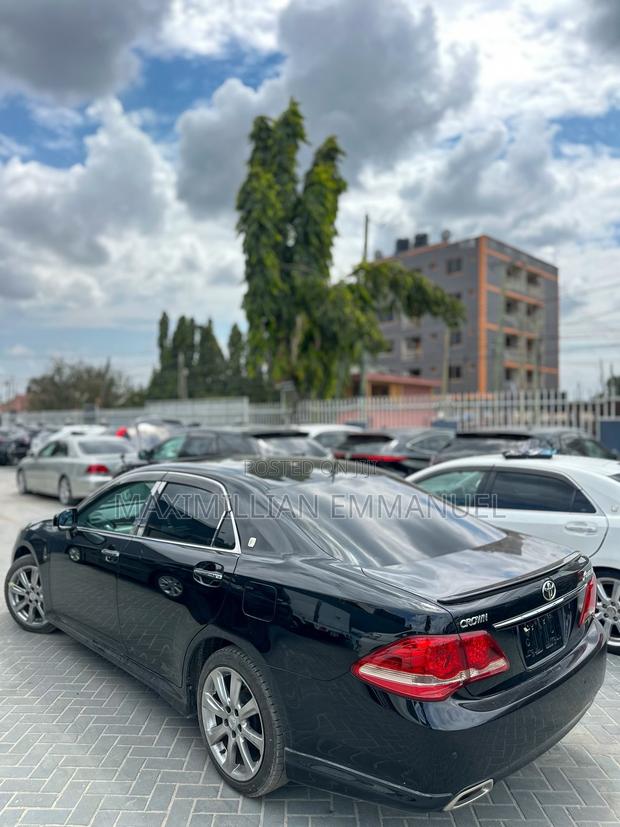 Toyota Crown 2009 Black
