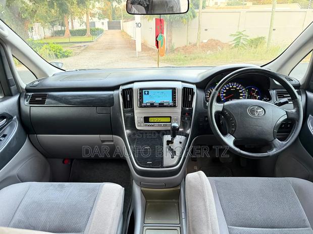 Toyota Alphard 2006 White