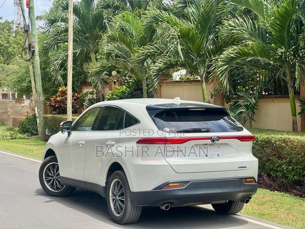 Toyota Harrier 2.0 2021 Pearl