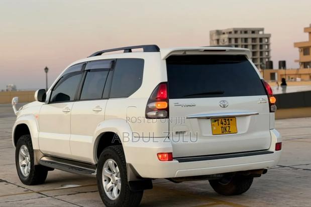 Toyota Land Cruiser Prado 2007 White