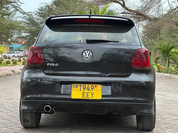 Volkswagen Polo 2013 Black