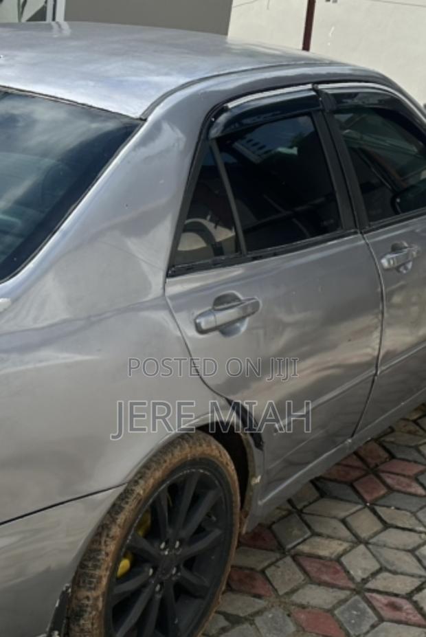Toyota Altezza 2000 Gray