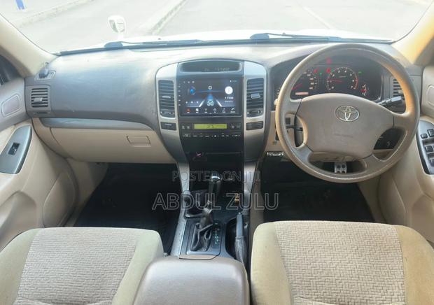 Toyota Land Cruiser Prado 2006 White