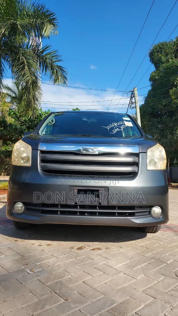 Toyota Noah 2009 Black