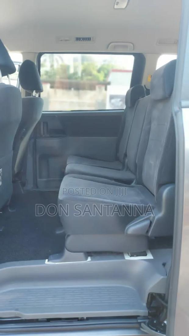 Toyota Noah 2009 Black