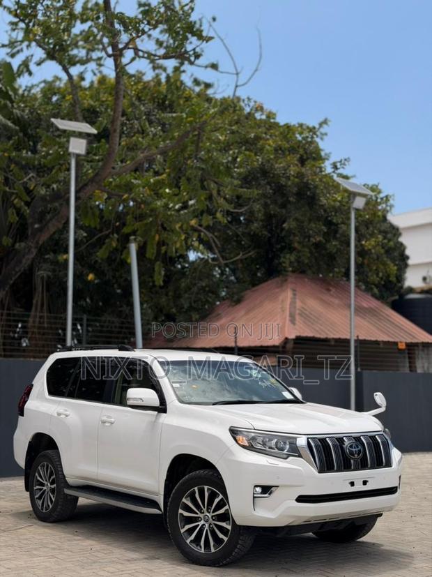 Toyota Land Cruiser Prado 2021 White
