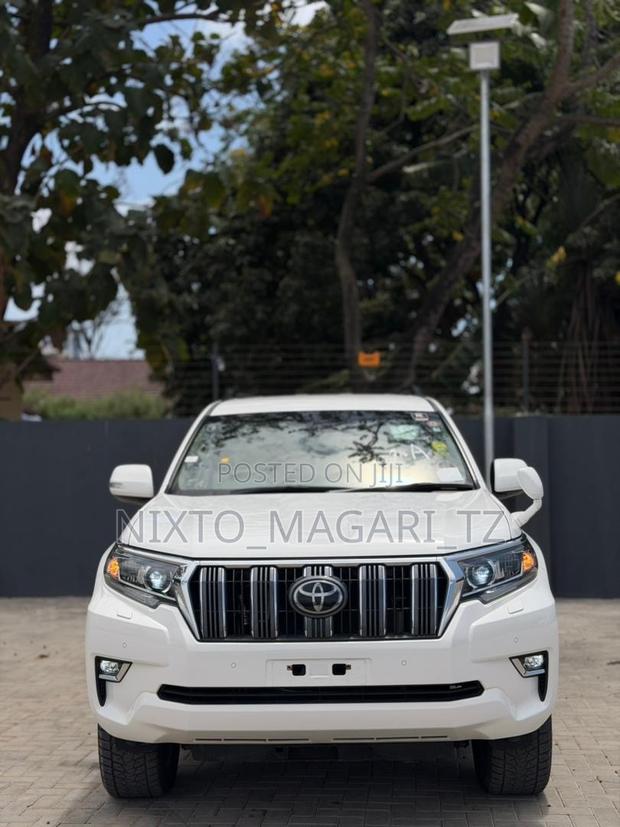 Toyota Land Cruiser Prado 2021 White
