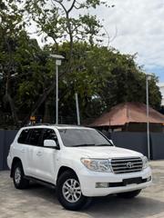 Toyota Land Cruiser 2011 White for sale