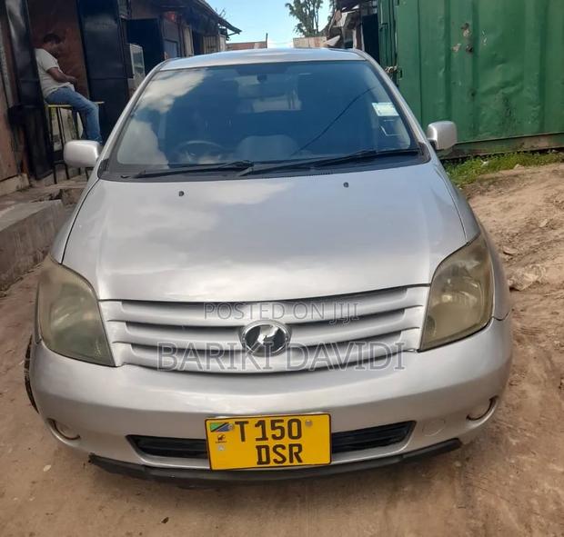 Toyota IST 2006 Silver