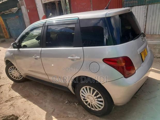 Toyota IST 2006 Silver