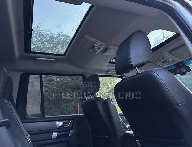 Land Rover Discovery 2016 Silver