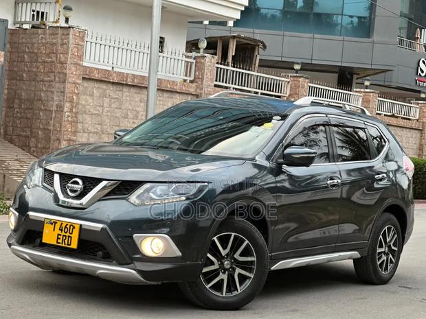 Nissan X-Trail 2015 Gray