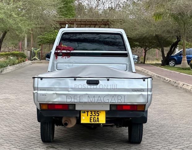 Toyota TownAce 2003 Silver