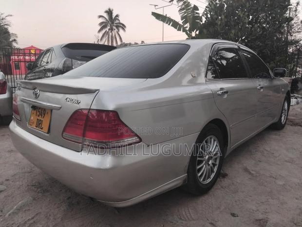 Toyota Crown 2004 Silver