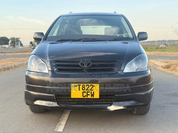 Toyota Ipsum 2004 Black