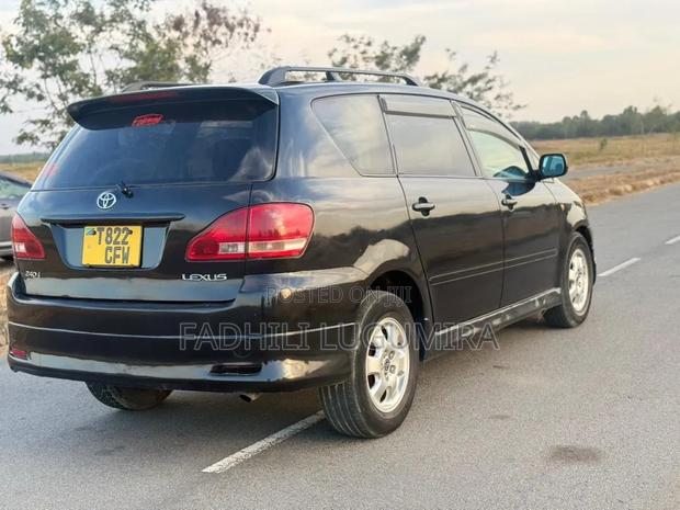 Toyota Ipsum 2004 Black