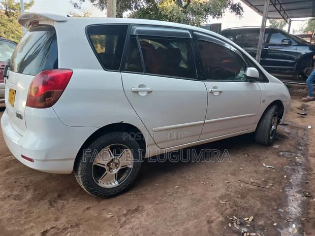 Toyota Corolla Spacio 2004 White