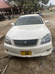 Toyota Crown Royale 2005 Pearl for sale