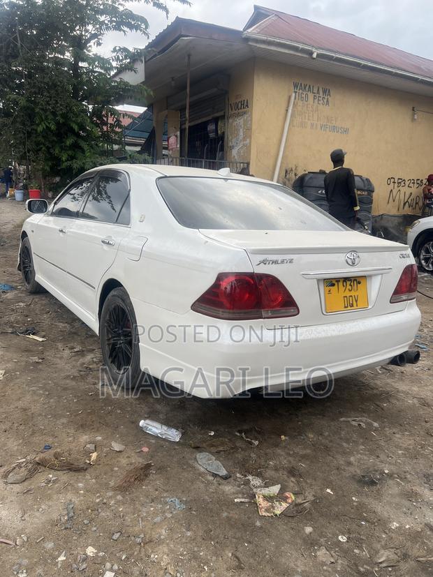 Toyota Crown Royale 2005 Pearl